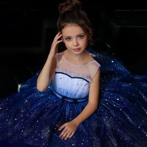 2022 Nuova principessa Flower Girl Dresses for Weedings Jewel Lace Applique Applique Court Court Girls Girls Birthday Gowns di compleanno