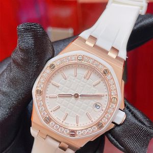 Kwarc Ruch Watch Watch 37 mm obudowa ze stali nierdzewnej Silikonowy zespół moda osobowość Diamond Diamond Watch Luksusowe zegarki Red White
