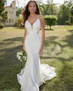 2022 new bride simple hanging shoulder Mermaid wedding dress deep V-neck large backless travel shoot small trailing soft yarn fishtail wed dresses Vestido de novia