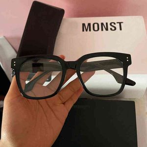 Designer sunglasses Fashion Red Gm Black Frame Shows Tik Tok Face Small Spectacle Plain Color Anti Blue Light Flat Thick Can Be Equipped