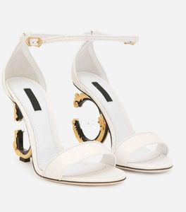 Ünlü Marka Keira Sandalet Kadın Ayakkabı Pop Barok Şekilli Topuklu Karbon Parti Düğün Bayan Gladyatör Sandalias deri ayak bileği kayışı EU35-43