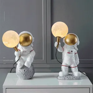 Lampy stołowe w pokoju dziecięcej nocna lampa chłopca dziewczyna tanków kreatywna kreskówka astronauta księżyc nordycka sypialnia sypialnia śródstopia oświetlenie