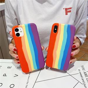 mit Einzelhandelsverpackung Regenbogen-Silikon-Handyhüllen für iPhone 13 12 11 x xr Rückseite