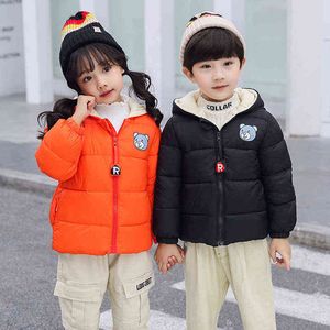 새로운 어린이 의류 어린이 다운 퀼트 재킷 두꺼운 만화 베이비 베이 베이 옷 후드 여자 겨울 재킷 1-6 년 J220718