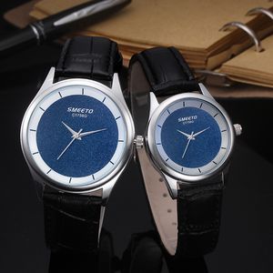 Smeeto Leather Beltカップルは、シンプルなファッションメンズとレディースの時計Quartz Blue Glassリストウォッチを見る