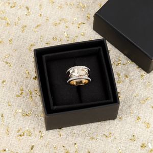 2022 Top -Qualität Charme Punk Band Ring mit Diamant in 18 Karat Gold plattiert für Frauen Engagement Juwely Geschenk Have Box Stempel Ps4118a