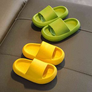 Kapcie dziecięce Summer Słodkie buty plażowe dla chłopców dziewczęta Soild Wodoodporny antypoślizgowy łazienka dla dzieci miękkie kapcie G220523