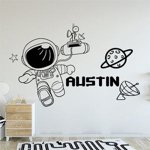 Adesivos de vinil personalizados astronauta star star name personalizado decalque para espaço para meninos de garotos decoração de parede pôsteres ll2448 220621