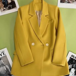 T131 Womens Suits Blazers Tide markası yüksek kaliteli retro moda tasarımcısı İngiliz moda serisi ceket yıldızı omuz silkti, toka ince artı boyutu