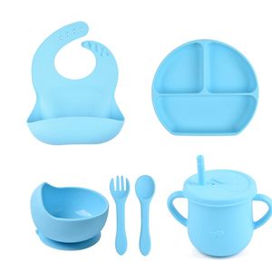 Set di stoviglie Piatti e ciotola Stoviglie in silicone per bambini Tazza Piatto Vassoio Bavaglini per bambini Piatto antiscivolo per piatti 220708