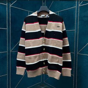 BBY Designer Top Men's Sweater Autumn and Winter Embroidered Letters Bt Classic V-Neck Knitwear Högkvalitativa par Cardigan Jacketrock