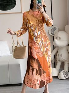 Lässige Kleider Frauen Plissee Kleid Mehrfarbiger Druck Halbhoher Kragen Langarm Elegant Maxi Stil 2022 SummerCasual