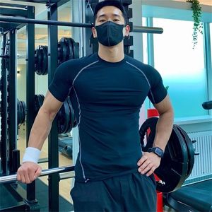 Sıkıştırma Fitness Gym Shirt Spor Rashgard Tops Tee Hızlı Kuru Kısa Kollu Tshirt Erkekler 220615