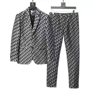 Męskie garnitury Blazer Włochy Paris Mens Luksusowa kurtka Luksusowa kurtki z długim rękawem Kuit Suknia ślubna 8 stylów