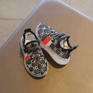 Primavera e outono Novo Antislip Bottom Bottom Baby Sneaker Boys and Girls Sports Sapatos Sapatos de malha voando Sapatos casuais