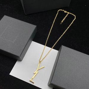 Kvinnans smyckesdesigner halsband för män designers hänge halsband guld kedja party bröllop present älskare lyxbrev y ruta trevligt