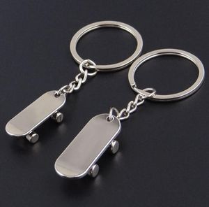 Keychains 2pcs/pair Lovers Skateboard Metal Keychain Skate Men Car Key Ring Link Women Bag Pendant Birthday Present Gifts