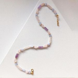 Girocolli Donne Collana di perline di pietra viola Design creativo Perle d'acqua dolce naturali Mescolare e abbinare gioielli bohémien Festa di banchetto ChokerChoke