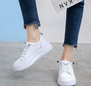 2022 New Women's Shoes Lace Up Leisure Slight Soled Severy Exprative Small White Shoes أحذية رياضية للبيع للبيع صيد الأسماك الحمراء