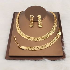 Gold Color Hollow örhängen Halsband Set Fashion Women Dubai Africa Luxury Punk Jeweller Choker Wholesale Accessaries 220812