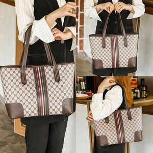 Purses Sale Bag Women's New Stora Capacity One Shoulder Premium Handväska Tote Underarm Bag
