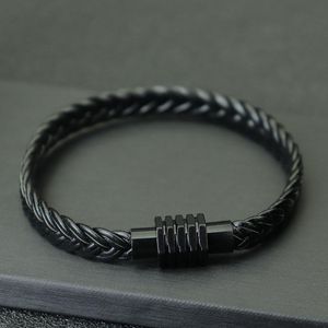 Urok bransolety mężczyzn skórzana bransoletka Hiphop Rock Braclet for Hombre Weased punk braslet dar go Magentic Brazalete Male AccessoriessCarm