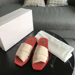 Designs Fashion Letter check Women Sandy Beach slipper أسعار الجملة جبيرة صنادل مسطحة مريحة للشاطئ الشريحة جلد التمساح شباشب مع صندوق مقاس 35-42