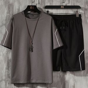 Mens T Shirt and Short Set Male Summer Casual Sleeve Tops Pants Suits Sports Running Streetwear Tshirts 220526