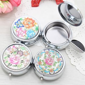 Portable Round Shape Ashtray Keychain Eco-friendly mini Cigarette Keychain Metal Alloy Pocket Smoke Ash Tray Random Col