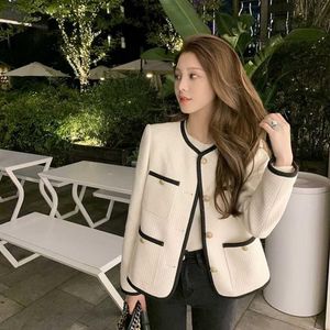 韓国の女性ホワイトツイードジャケットコート女性アウターウェアコートチャンネルスタイルZAスーツクロップドストリップカワイイラウンドネックカジュアルY0827280F