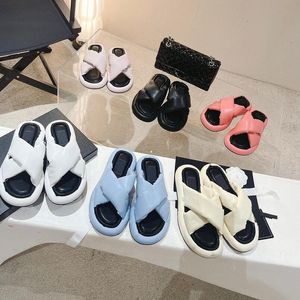 Chanells Gottom Channel Bread Chaannel Outdoor Slippers Flat New Style Cross Letter Printing Womens Leisure Sandal Designer Luxury Fluffy Slipper Lady Fashion Fli