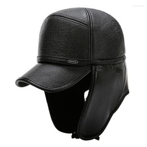 Berets High Quality PU Leather Hats Winter First Layer Cowhide Warm Earmuffs Bomber Caps Plus Velvet Thicken Man Bone Dad HatBerets Davi22
