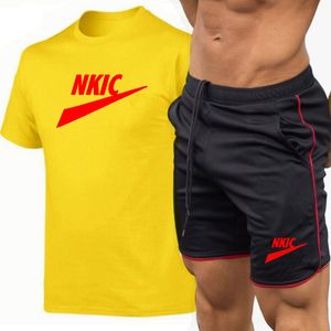 Letnia marka logo stały się trendem męski garnitur sportowy 3D Mężczyźni Mężczyźni Krótkoczerwiecze czarne szorty T-shirt garnitur sportowy S-xxl