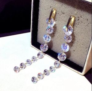 Kvinnors dingle Tassel Crystal Earring Full Diamonds Long Ear Stud Fashion Lyxiga damer örhängen Ny designad