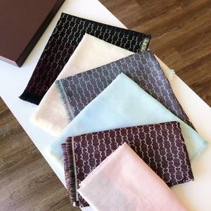 Lenços 2023 mulheres elegantes lenço de seda carta cheia lenços impressos macio toque quente envoltórios com tags outono inverno longo xales 140-140cm1111