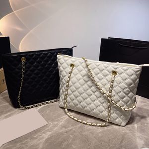 2022Ssw France Damen Vinatge Jumbo Classical Quilted Bags Aged Gold Metal Hardware Matelasse Chain Shoulder Handtaschen Luxury Designer Large Shopping Bag Totes