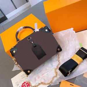 Luxury The new 2022 square soft box package one shoulder inclined across a small party portable cosmetic bag texture joker lady bags