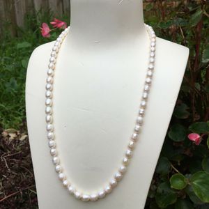 Handgeknüpfte Halskette mit natürlichen 7–8 mm weißen Süßwasser-Reisperlen, Pulloverkette, fast ovale Perle, 55 cm