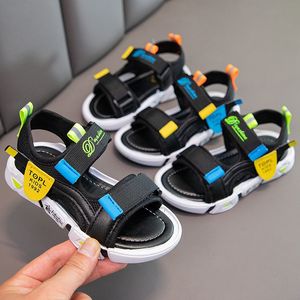 2022 الصيف الأولاد الجديد أحذية رياضية أزياء أحذية الأطفال غير الرسمية Solid Soled Soled Sandals Boys Boys Nasual Beach Shoes حجم كبير 26-35