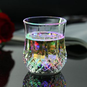 Wijnglazen Multicolor LED Gloeiende Glass Cup Regenboog Flashing Light Flash Up Cups Bar Night Club Party Wedding Festival Partywine