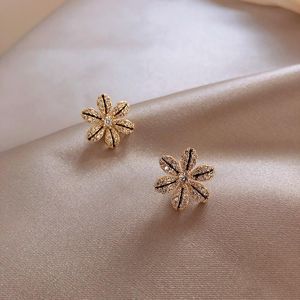 Stud Rieton Flower Earrings Petal for Women Korean Simple Earings Kolczyki Brincos Fashion JewelryStud