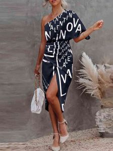夏のセクシーなオフショルダードレス女性エレガントな斜めの襟の不規則な折りたたまされている女性のためのMIDI BOHOドレス2022ファッションVestidos Y220526