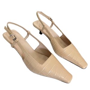 2022 أزياء صندل أحذية الربيع summersandal مضخة slingback أنيقة هريرة كعب جلد طبيعي فاخرة منخفضة كعب اللباس مع الكريستال