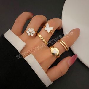 Golden Metal Ring Set For Women Men White Paint Heart Futterfly Flowers Y2K Finger Ring Fashion Jewelry Accessories