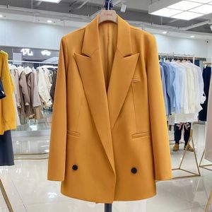 T091 Womens Suits Blazers Tide Marka Yüksek kaliteli retro moda tasarımcısı saf renk serisi ceket bir tahıl toka ince artı boyutu kadın giyim