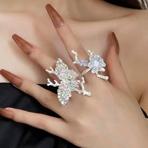 Pierścień regulowany kwiatów śliwki dla kobiet krystaliczne gałęzie motyla otwierające palec palec Pierścień Osobowość Przyjęcie urodzinowe biżuteria ślubna