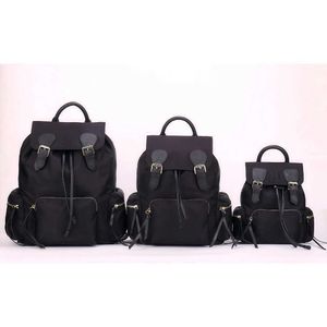 حقيبة ظهر للأزياء بالجملة لـ Lady Fashion Back Pack for Women Canvas Houdter Bagcbag حقيبة ظهر كلاسيكية حقيبة رسول المظلة