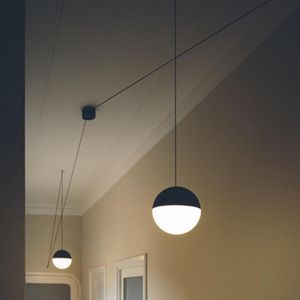 Lâmpadas pendentes Linha de ferro pós -moderna Linha nórdica da sala de estar do quarto corredor Personalidade de decoração DIY Luzes de vidro acelerar