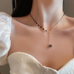 Kolye Kolyeleri Fransız Vintage Siyah Kristal Parlak Rhinestone Kolye 2022 TREND TRAND ROULLBLOCK KLavikül Zinciri Kadınlar için Jewelrypendent