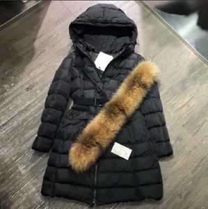 Piumino con cappuccio in vera pelliccia di procione da donna, spesso, caldo, con cintura, giacca X-long, parka impermeabile, colore nero, etichetta bianca